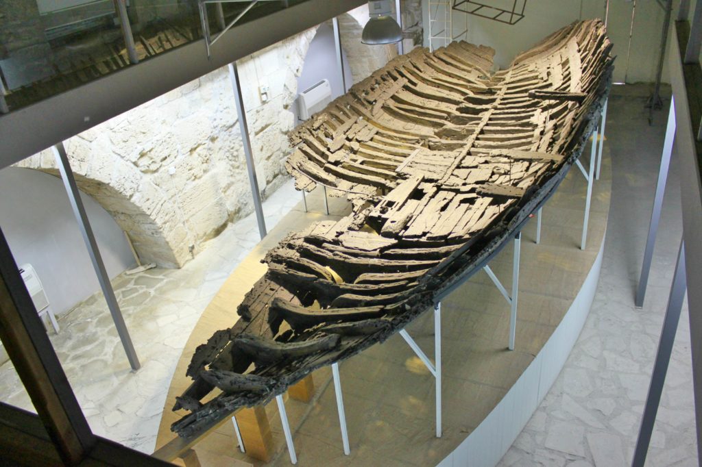 FØr JESUS: Verdens eldste skipsvrak ligger delvis inntakt i Kyrenia festning.