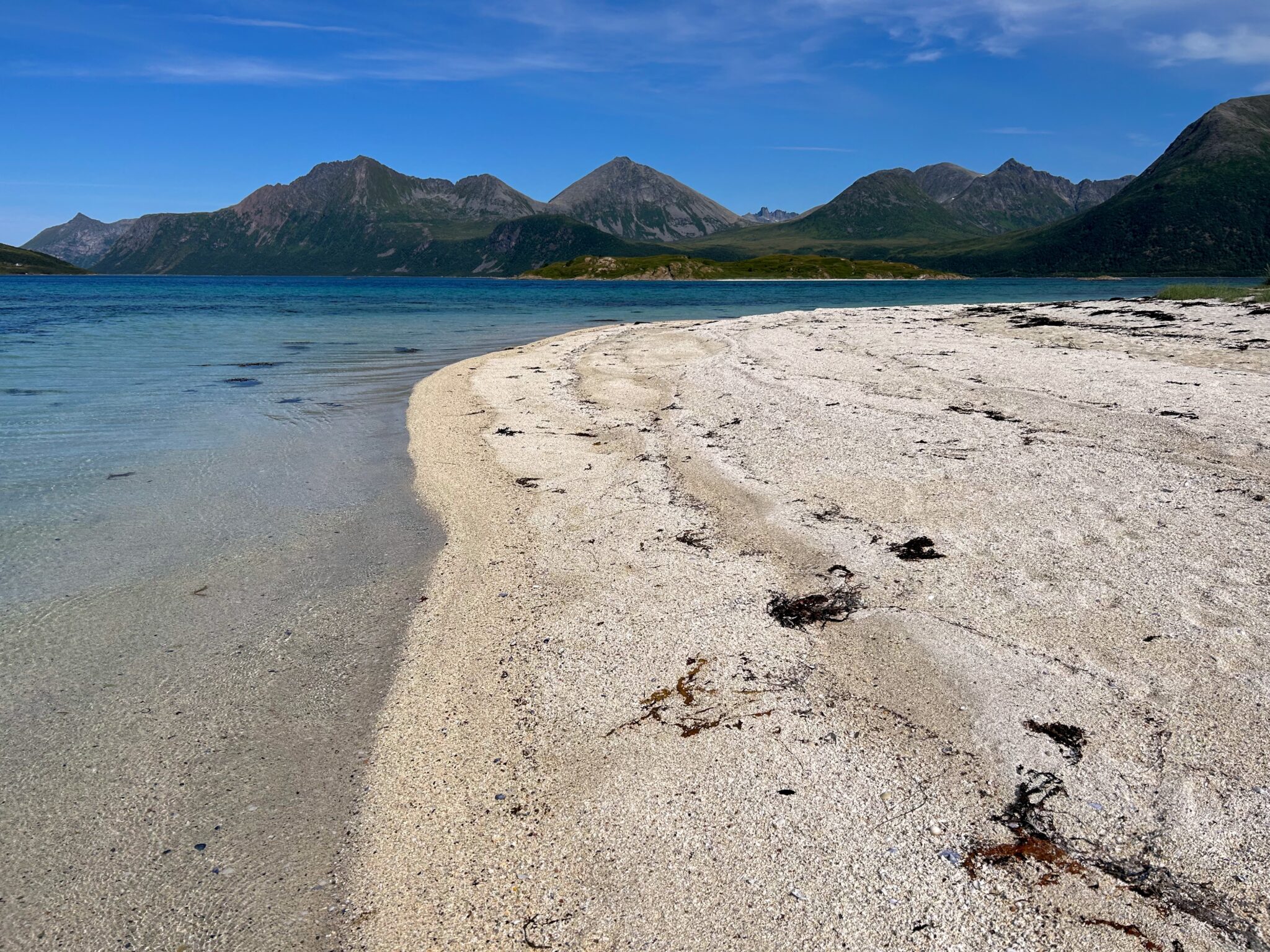 Sydenstemning i Tromsø: Her finner du de fineste badestrendene - Linns ...